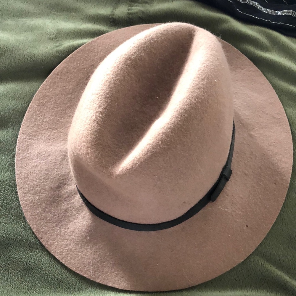 Women’s fedora hat